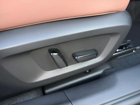 New 2026 Mitsubishi Outlander SEL image 25