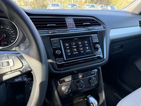 Used 2020 Volkswagen Tiguan S image 23