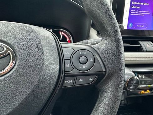 Used 2025 Toyota RAV4 XLE image 15