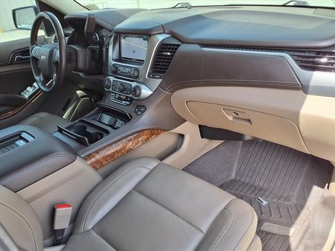 Used 2020 Chevrolet Suburban Premier RWD image 8