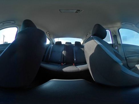 Used 2025 Nissan Versa SV image 37