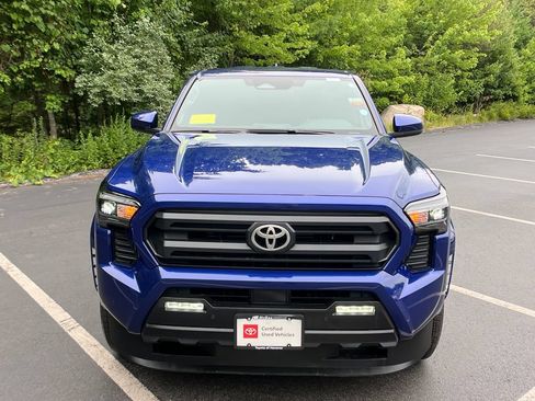 Certified 2024 Toyota Tacoma SR5 AWD/4WD image 8