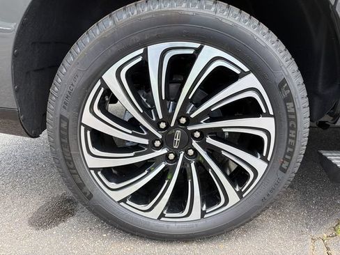New 2026 Lincoln Navigator L Black Label AWD/4WD image 20