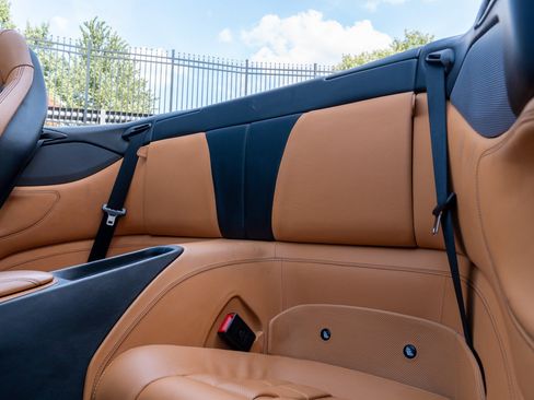 Used 2019 Ferrari Portofino RWD image 45