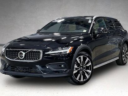 Used 2025 Volvo V60 B5 Cross Country Ultra