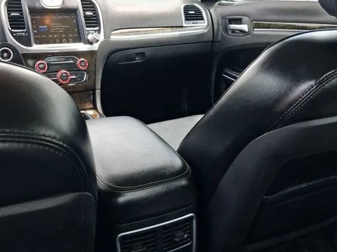 Used 2015 Chrysler 300 C RWD image 23
