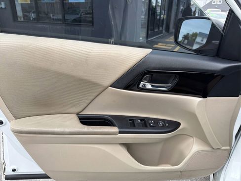 Used 2017 Honda Accord LX image 19