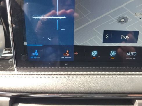 Certified 2024 Lincoln Corsair AWD w/ Equipment Group 101A image 6