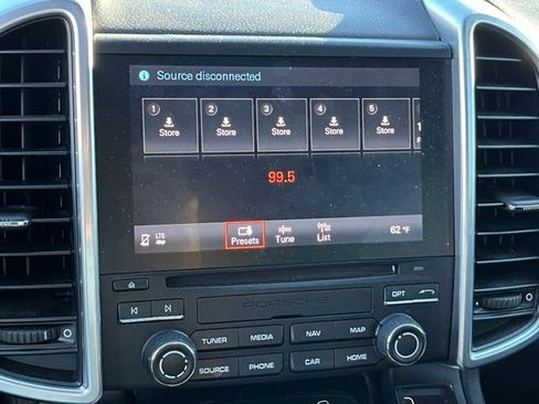 Used 2018 Porsche Cayenne Platinum Edition image 16