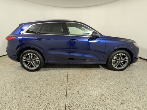 New 2025 Audi Q5 Prestige image 8