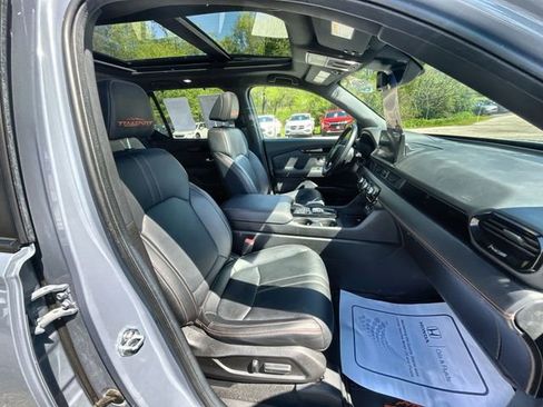 Used 2025 Honda Pilot TrailSport image 33