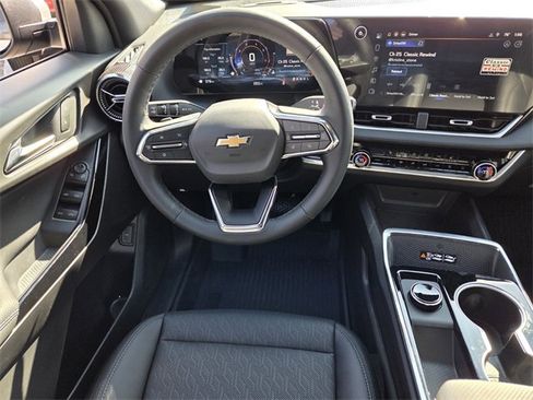 New 2026 Chevrolet Equinox LT w/ Convenience Package II image 17