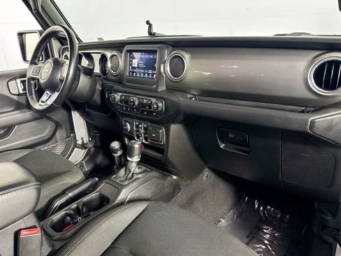 Used 2021 Jeep Wrangler Unlimited Sahara AWD/4WD image 29