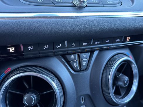 Used 2022 Chevrolet Blazer LT image 29