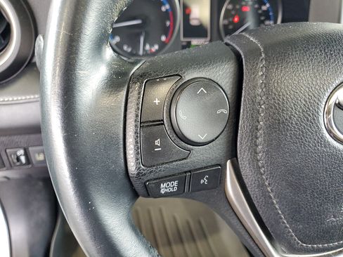 Used 2018 Toyota RAV4 XLE w/ Plus Extra Value Package FWD image 23