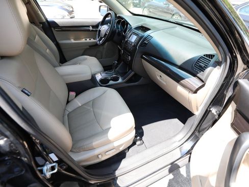 Used 2012 Kia Sorento EX w/ EX V6 Premium Pkg AWD/4WD image 12