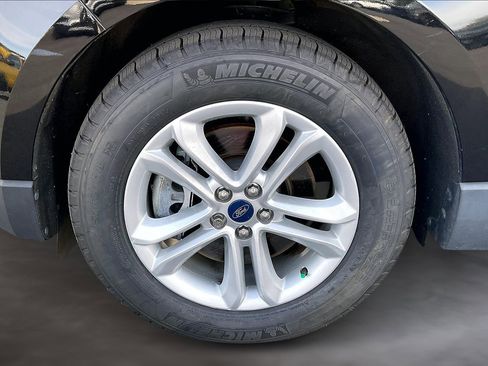 Used 2020 Ford Edge SEL w/ Cold Weather Package image 34