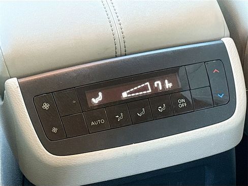 Used 2023 Nissan Pathfinder SL image 25