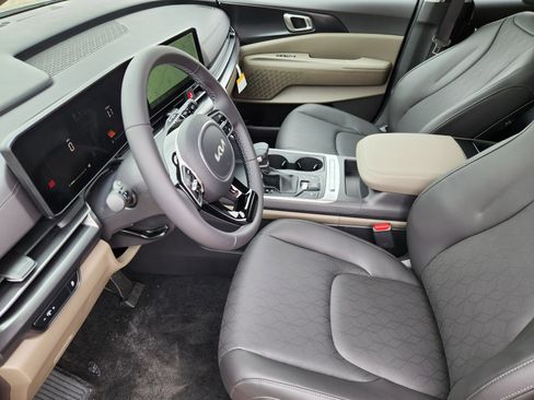 New 2026 Kia Carnival image 8