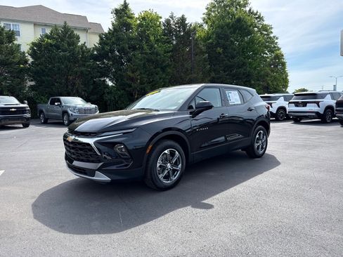 Used 2025 Chevrolet Blazer LT AWD/4WD image 7