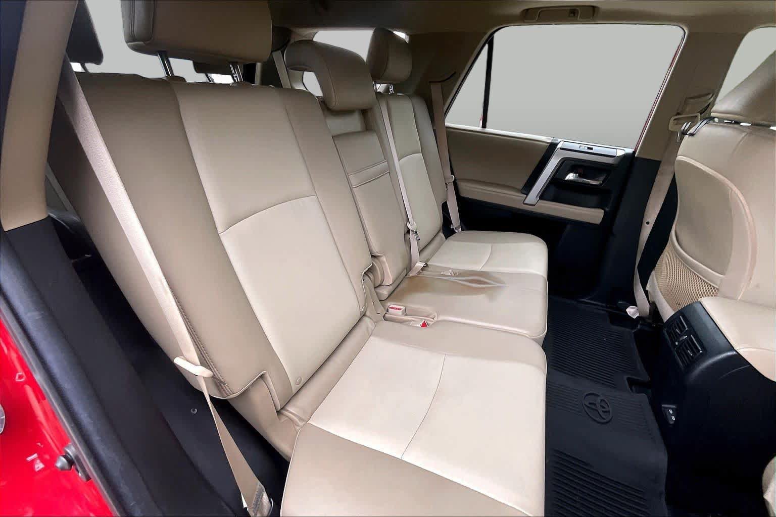 Used 2023 Toyota 4Runner SR5 Premium w/ Moonroof Package AWD/4WD image 19