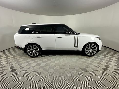 Certified 2023 Land Rover Range Rover SE image 5