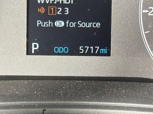 Used 2025 Toyota Corolla LE image 27