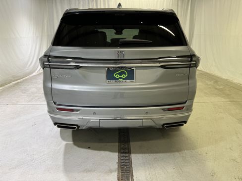 Certified 2025 Buick Enclave Avenir AWD/4WD image 9
