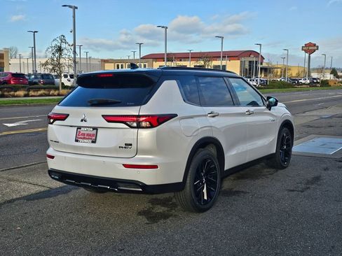 New 2025 Mitsubishi Outlander SEL Black Edition image 5