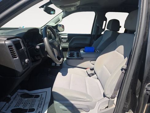 Used 2019 Chevrolet Silverado 1500 Custom w/ Custom Convenience Package AWD/4WD image 9