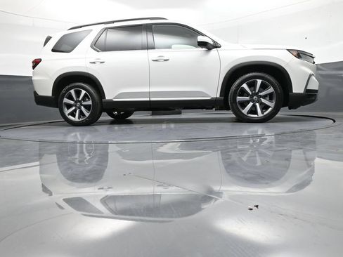 Used 2024 Honda Pilot Touring image 31