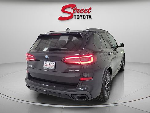 Used 2022 BMW X5 xDrive40i w/ M Sport Package AWD/4WD image 4