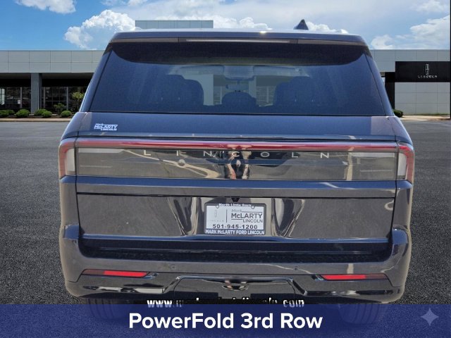 New 2026 Lincoln Navigator Premiere AWD/4WD image 13