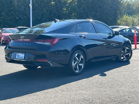 Used 2022 Hyundai Elantra SEL w/ Convenience + Premium Package image 5