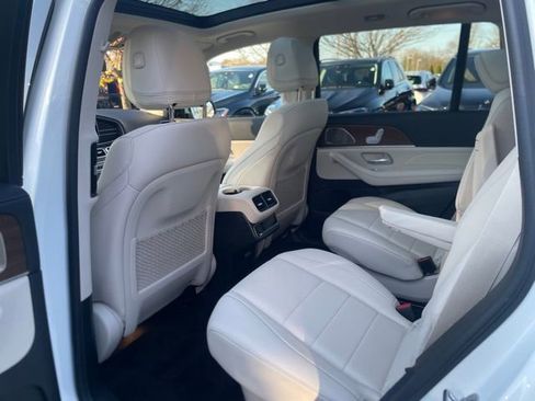 Certified 2022 Mercedes-Benz GLS 450 4MATIC image 19