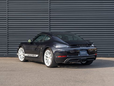 Certified 2024 Porsche 718 Cayman image 3