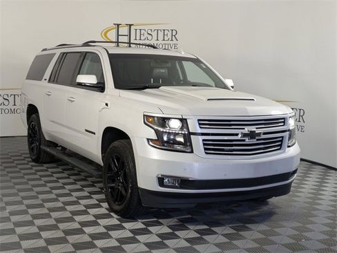 Used 2019 Chevrolet Suburban Premier w/ Premier Plus Edition image 2