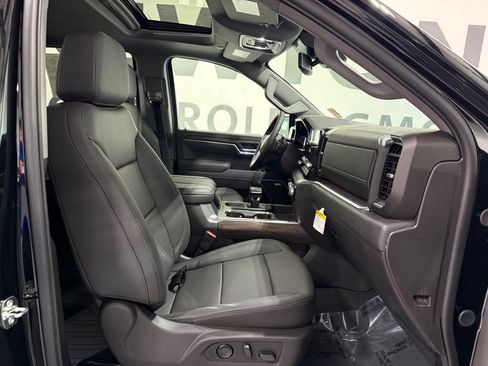 New 2026 GMC Sierra 1500 SLT w/ SLT Premium Package AWD/4WD image 12