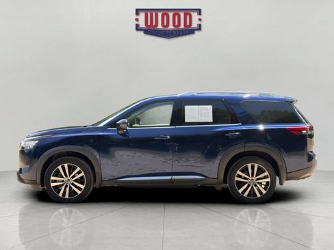 Used 2023 Nissan Pathfinder Platinum AWD/4WD image 4