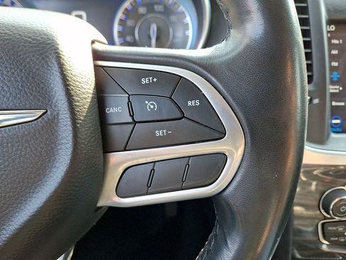 Used 2021 Chrysler 300 Touring L AWD/4WD image 18