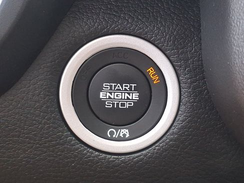 Used 2022 RAM 1500 Big Horn AWD/4WD image 23