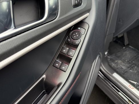 New 2026 Ford Explorer ST-Line w/ ST-Line Street Pack image 17