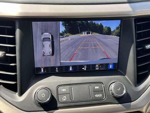 Used 2021 GMC Acadia Denali w/ Denali Technology Package FWD image 22
