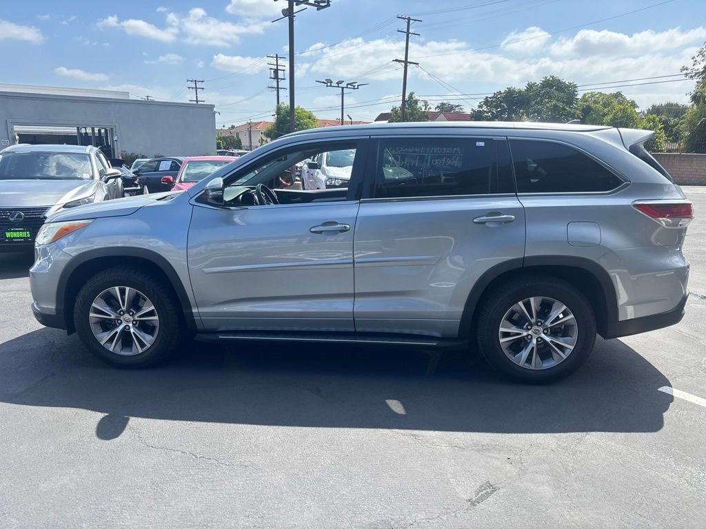 Used 2015 Toyota Highlander XLE FWD image 7