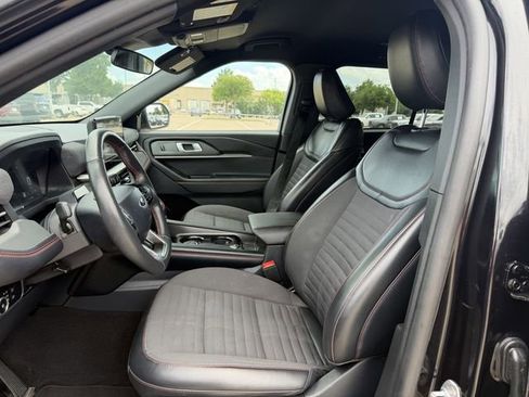 Used 2025 Ford Explorer ST-Line w/ ST-Line Street Pack AWD/4WD image 24