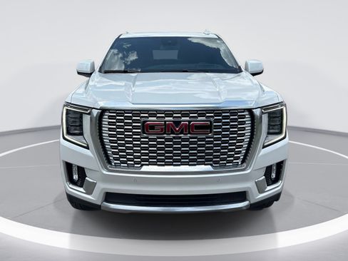 Used 2024 GMC Yukon XL Denali AWD/4WD image 2