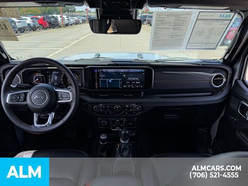 Used 2024 Jeep Wrangler Unlimited Sahara w/ Technology Group AWD/4WD image 24