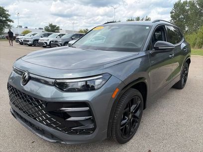 Used 2025 Volkswagen Tiguan SE R-Line