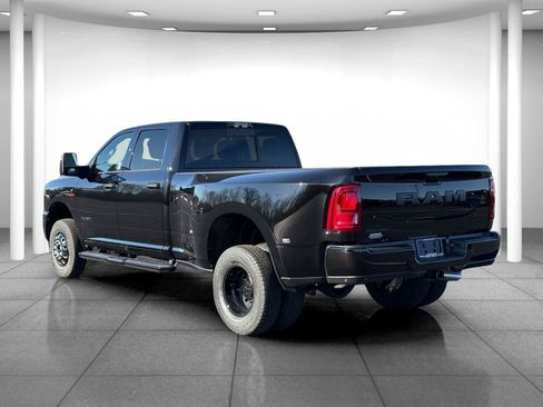 New 2026 RAM 3500 Big Horn AWD/4WD image 5
