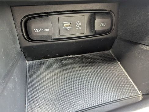 Used 2020 Hyundai Santa Fe SEL image 27